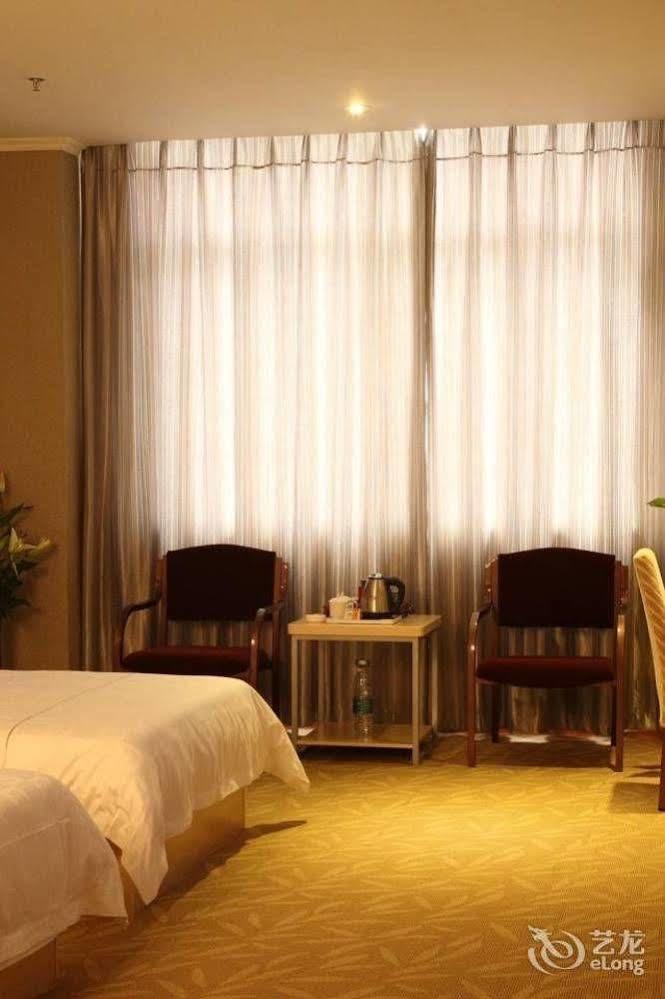 Jinyan Hotel กวางโจว ภายนอก รูปภาพ